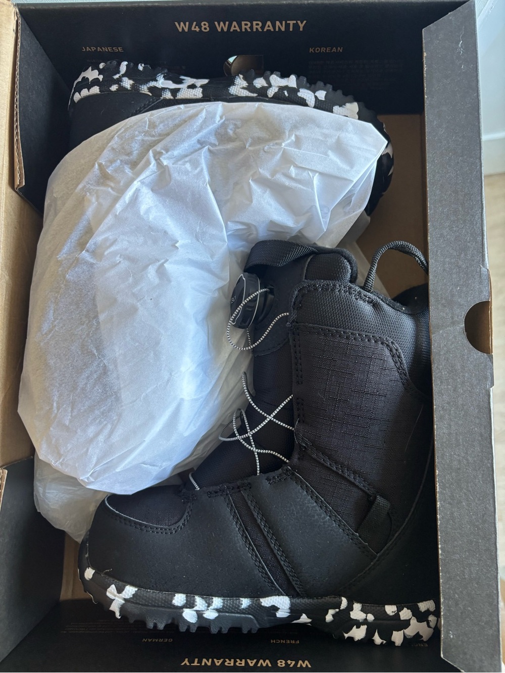 NWT Burton Kids Grom BOA Snowboard Boots – Size 1K